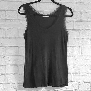 MADE IN ITALY LACE TRIM TEE MEDIUM